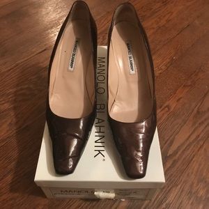Manolo Blahnik brown patent pumps 40 10 Manolo Blahnik brown patent pumps 40 10