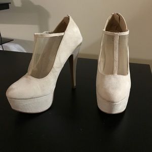 Nude pumps Nude pumps