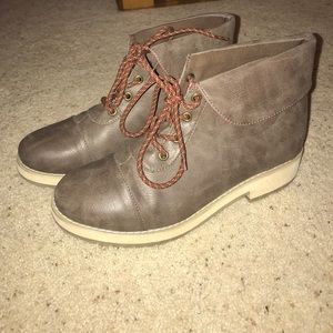 Urban Outfitters boots sz 9 Urban Outfitters boots sz 9