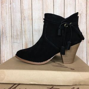 Margaritaville tassel booties Margaritaville tassel booties