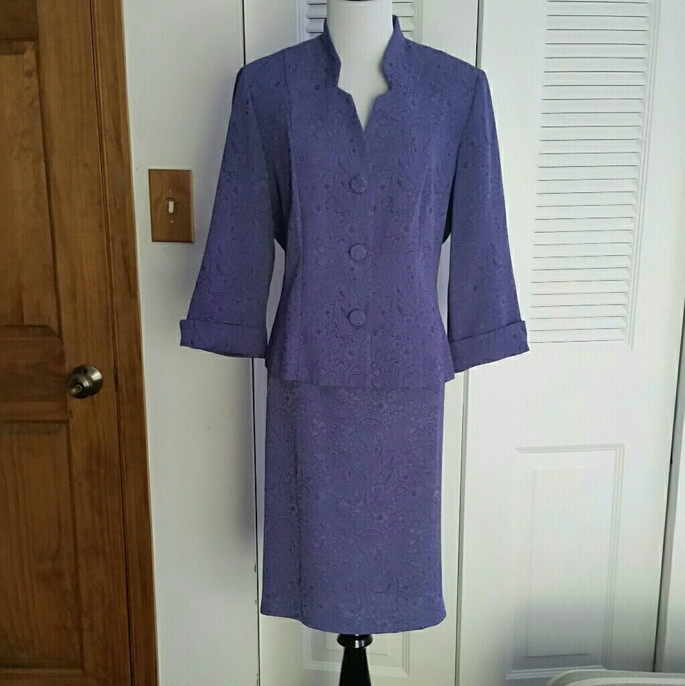 Miss Dorby Petite Suit