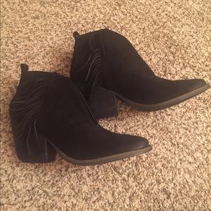 🦋 NWT Matisse fringe booties 🦋 🦋 NWT Matisse fringe booties 🦋