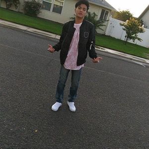 Meet your Posher, Christian