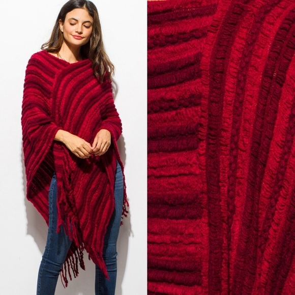 💐 Super Soft Textured Red Poncho! - Picture 2 of 3