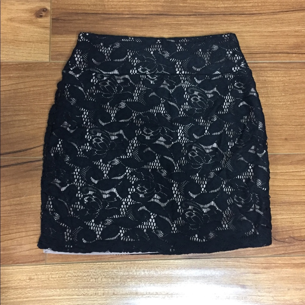 Floral lace skirt