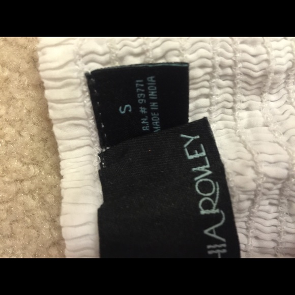 Cover-up - Picture 2 of 3