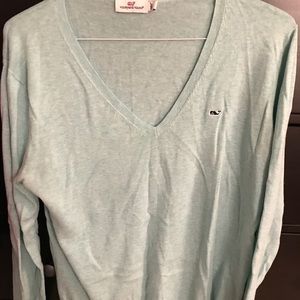 Embroidered vineyard vines lightweight sweater