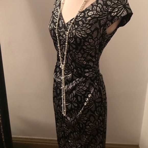 Unforgettable Maggy London formal dress - Picture 2 of 3
