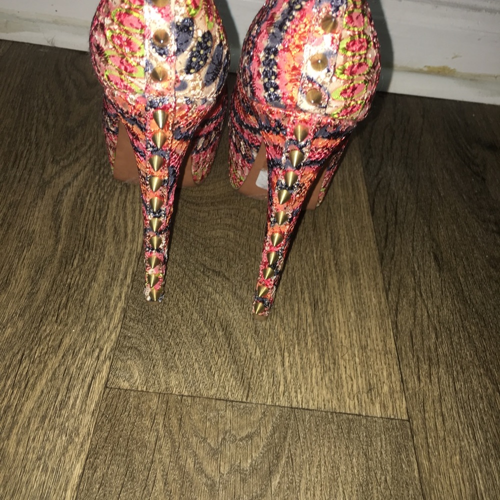 Tribal colored open toe platform spiked heel - Picture 2 of 4