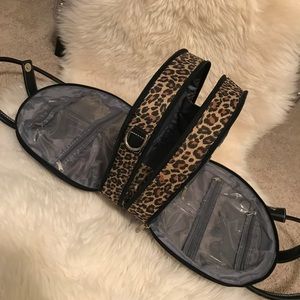 Cheetah print travel organizer handbag