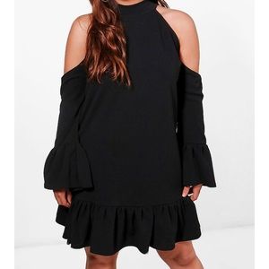 *NWT* BooHoo Curve/Plus Lottie Cold-Shoulder Dress