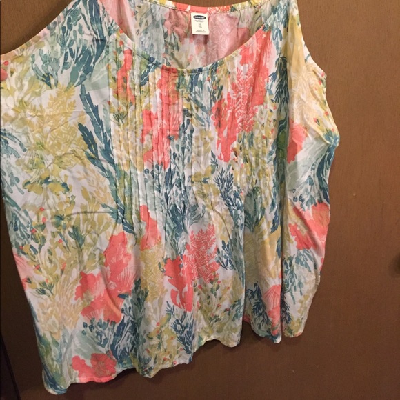 Light weight Old Navy Tank - Picture 3 of 5