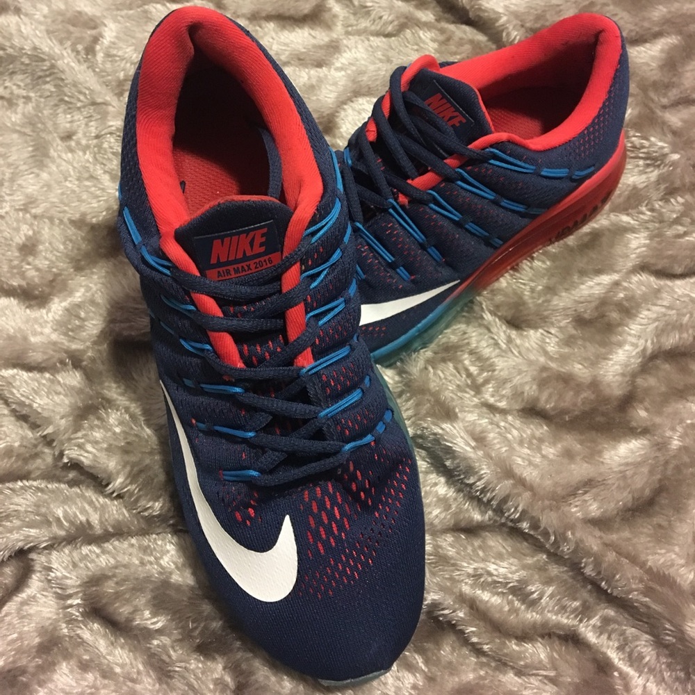 Nike AirMax 2016 Sneakers