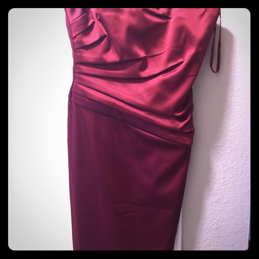 Burgundy classic strapless dress