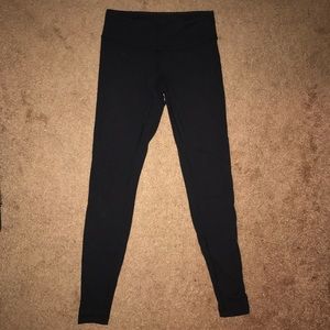 TRADED- Lululemon Wunder Under classic leggings