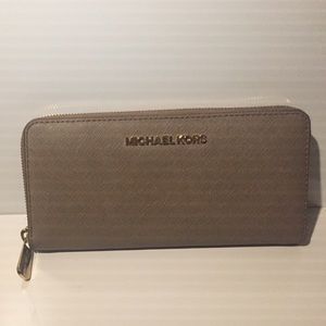 Tan Michael Kors Wallet