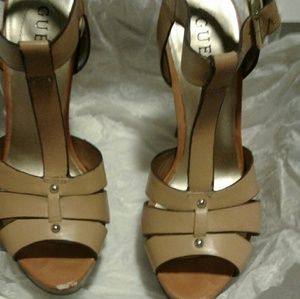 Guess strappy tan heel