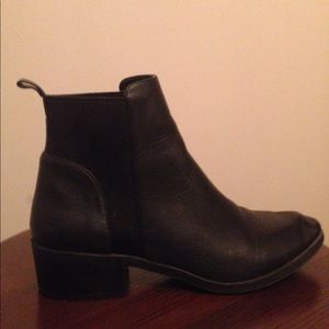 Seychelles black leather ankle boots