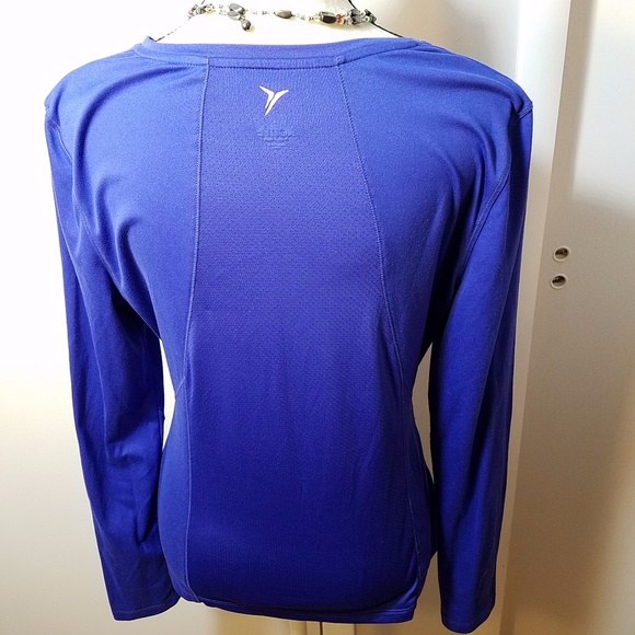Old Navy Active Wear Long Sleeve Shirt in Blue - Picture 3 of 7