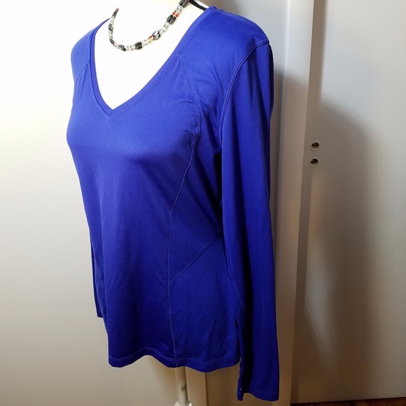 Old Navy Active Wear Long Sleeve Shirt in Blue - Picture 4 of 7