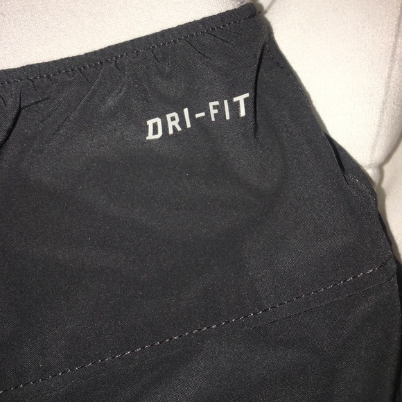 NIKE RUNNING SHORTS DRI FIT 🏋🏽‍♀️ - Picture 5 of 7