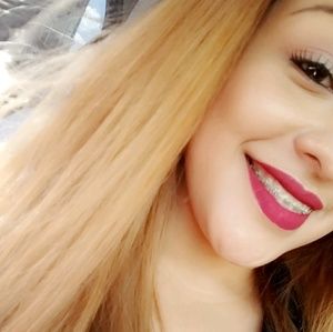 Meet your Posher, Amparo