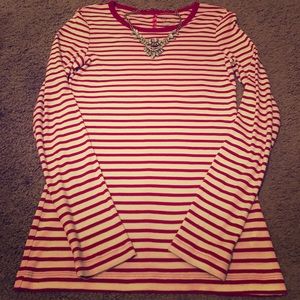 Gap Raspberry and white striped LS Size: M
