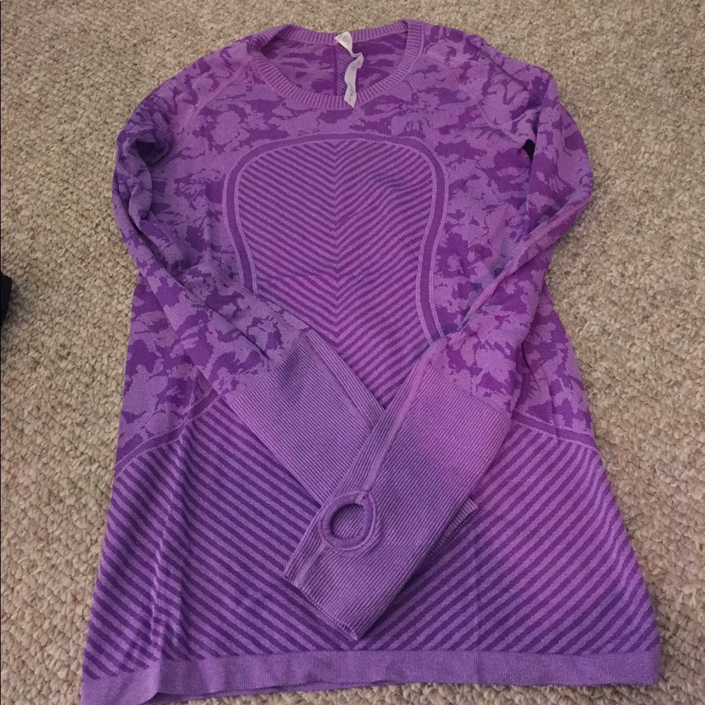 Lululemon top