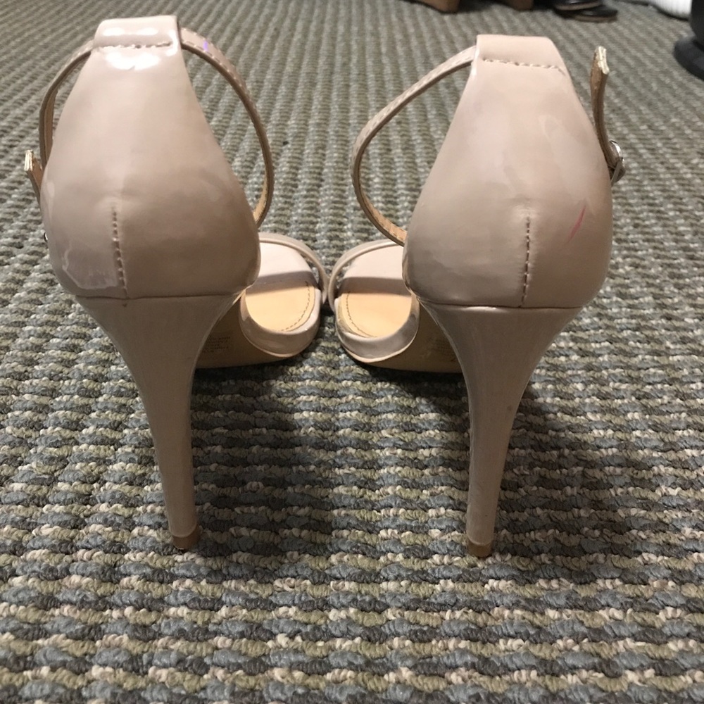 🚫SOLD🚫 Nude Heels - Picture 3 of 4