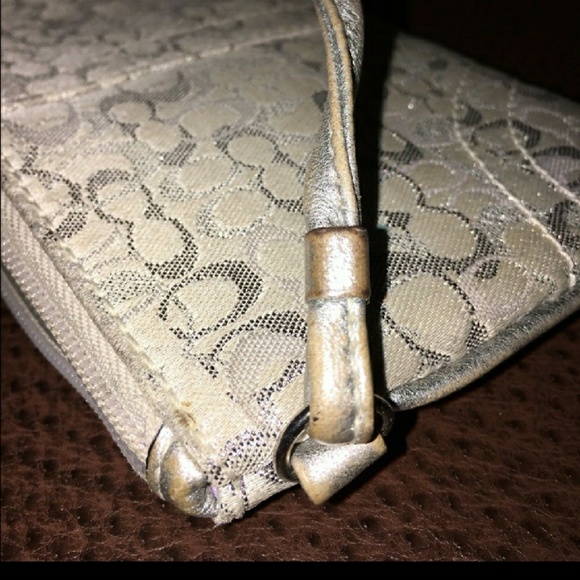 Coach wristlet - Picture 2 of 4