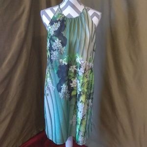 😺 Green Floral Sleeveless Midi Dress