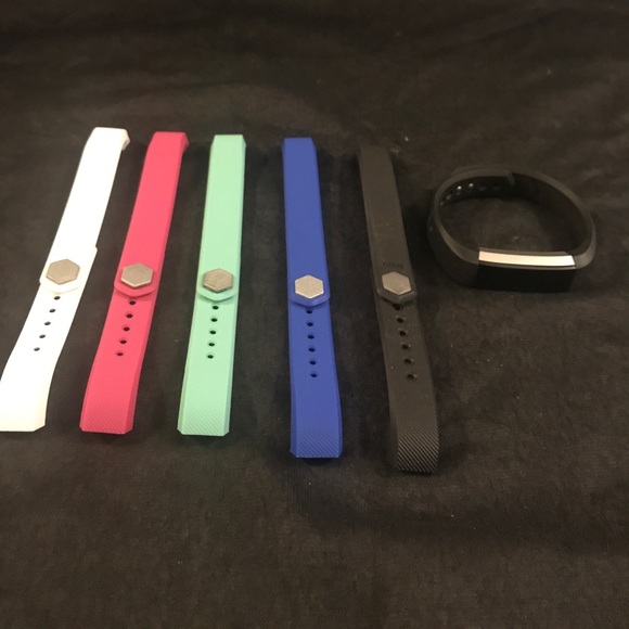 💥Fitbit Alta w/Accessories💥 - Picture 3 of 3
