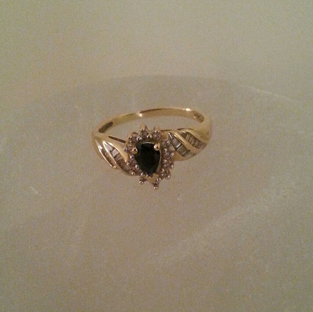 🌸Genuine Sapphire and Diamond Ring