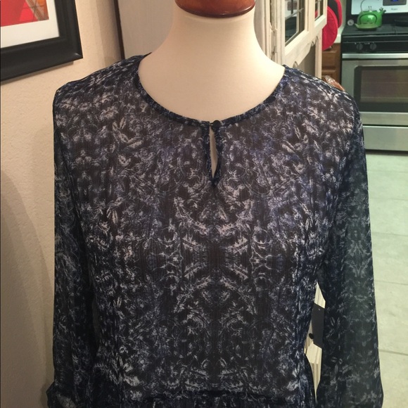 DONATED-Two by Vince Camuto Dress - Picture 2 of 3