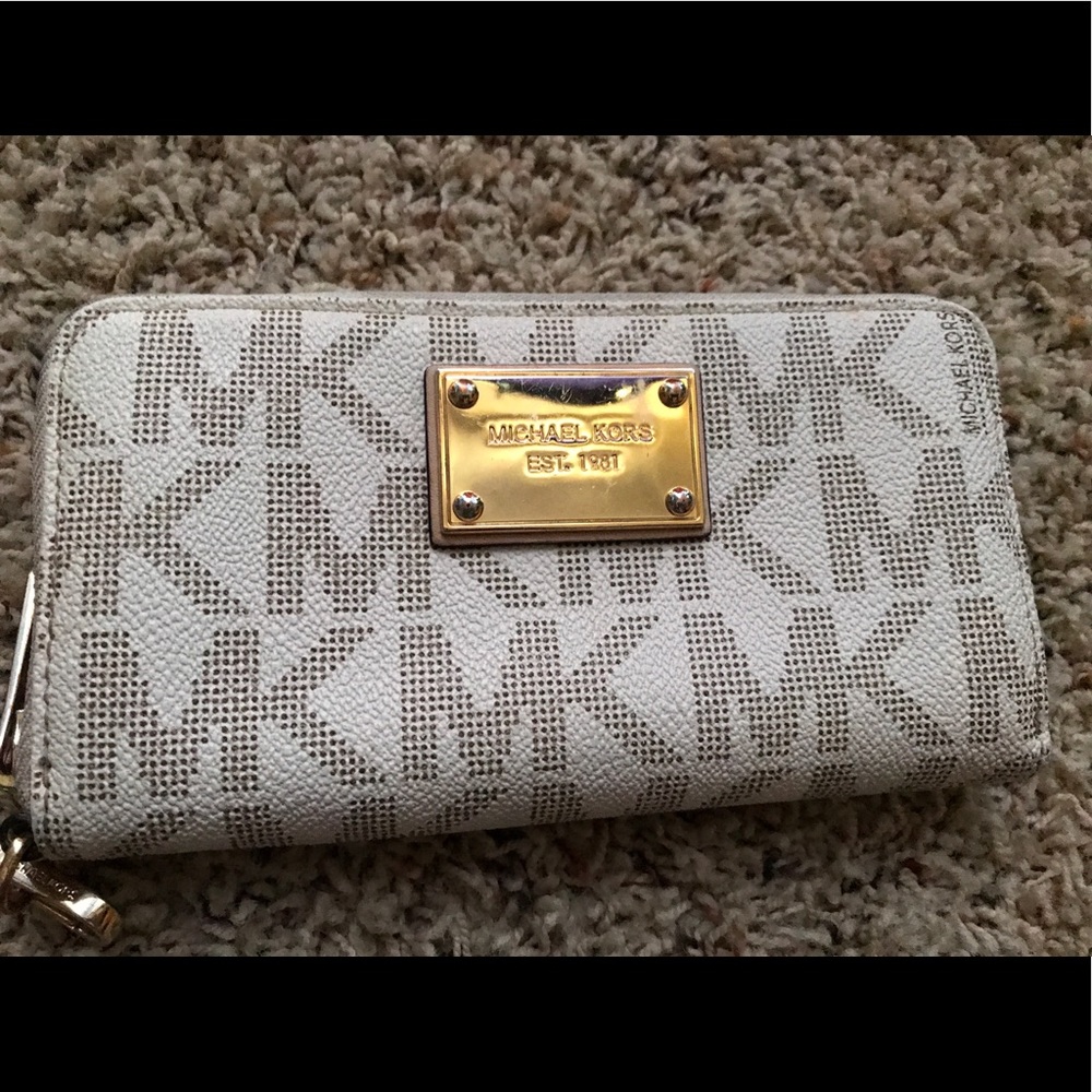Micheal Kors wallet