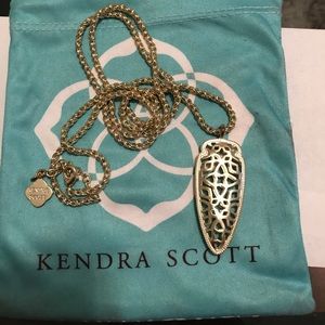 Kendra scott sienna pendant