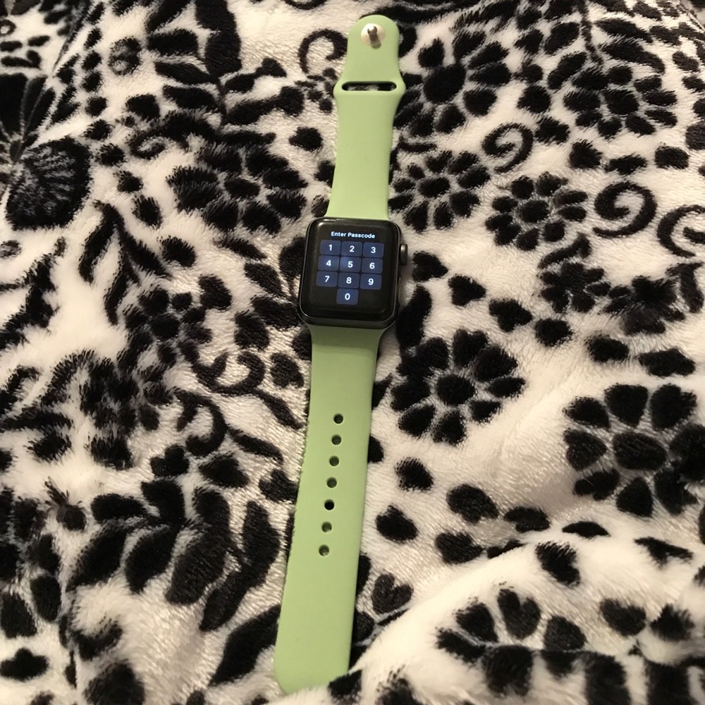 SMALL Brand New Apple Watch band💚