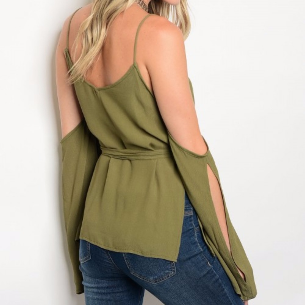 💥LAST 1💥Olive Green cold shoulder blouse - Picture 2 of 2