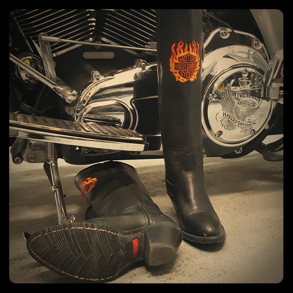 SOLD!Harley Davidson embroidered leather WORN 1X
