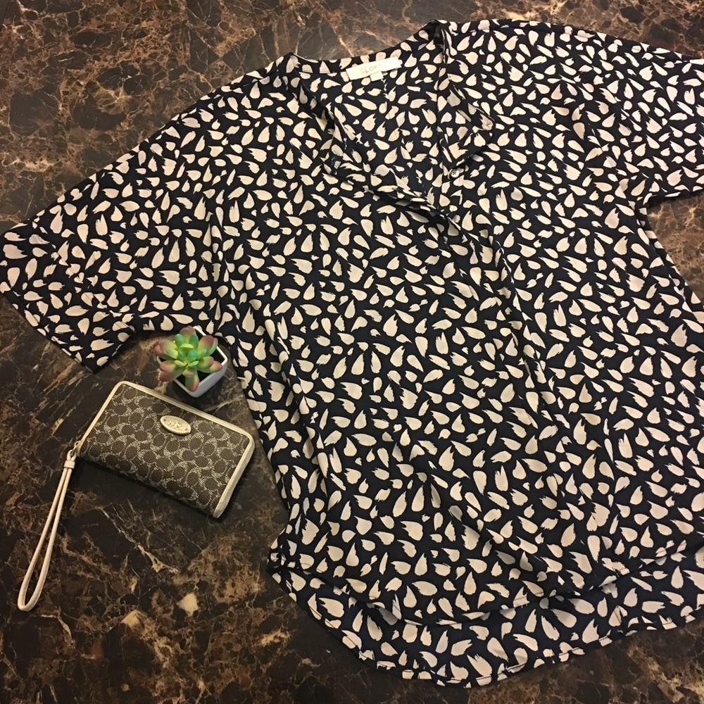 Loft by Ann Taylor Navy and Cream Patterned Top