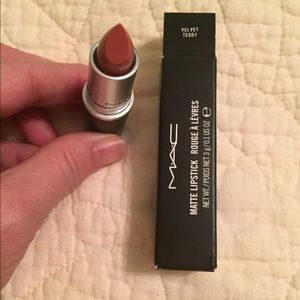 mac mini lipstick velvet teddy