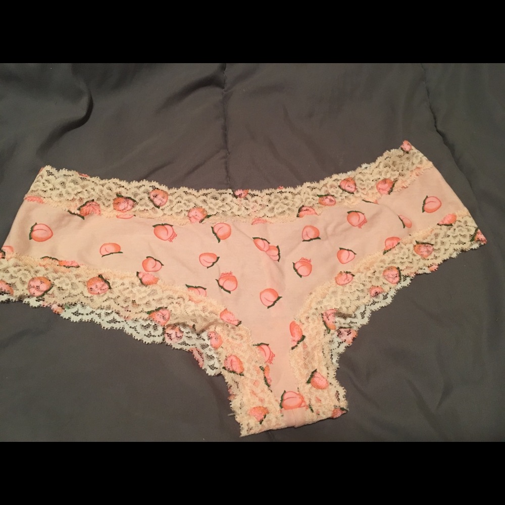 BNWOT VS Pink cheekies