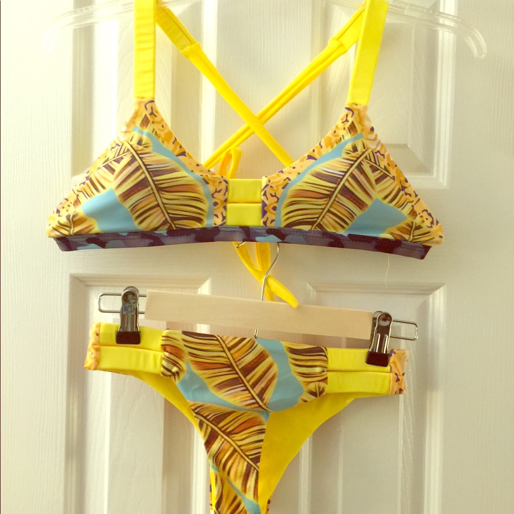Brand new Sz small tropical print bikini