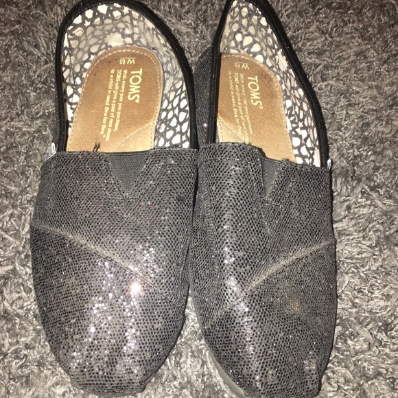 Toms - Picture 1 of 3