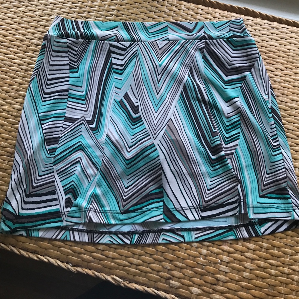 Skirt/Skort size Small - like NEW