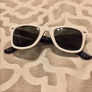 Ray-Ban Original Wayfarer Classic Sunglasses Ray-Ban Original Wayfarer Classic Sunglasses