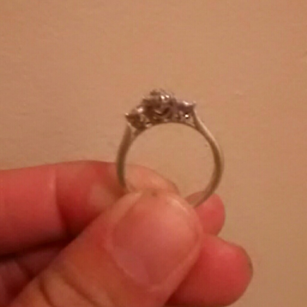Ring - Picture 2 of 3