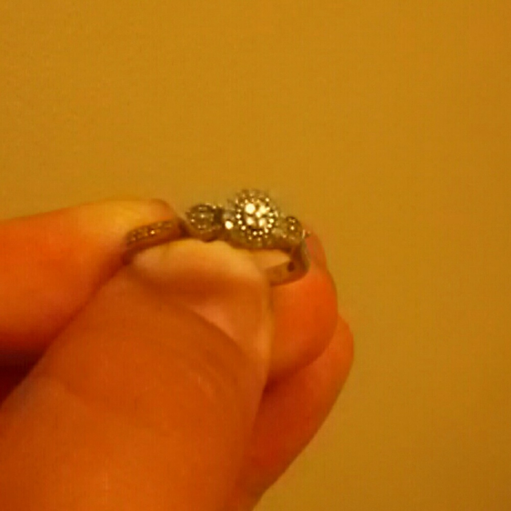 Ring - Picture 3 of 3