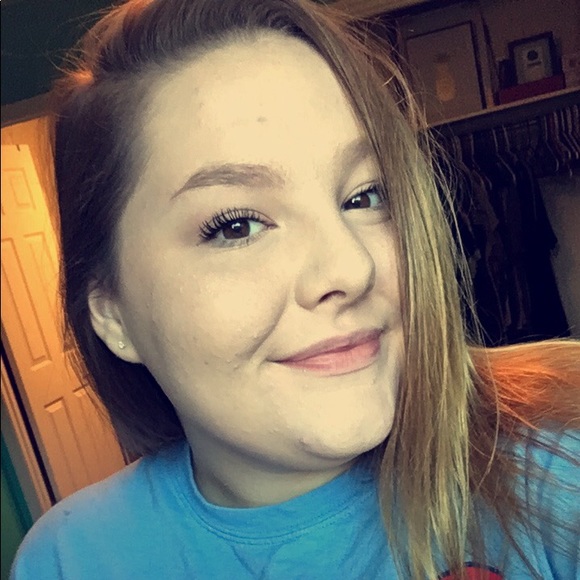 Meet your Posher, Maylyn - Picture 1 of 1