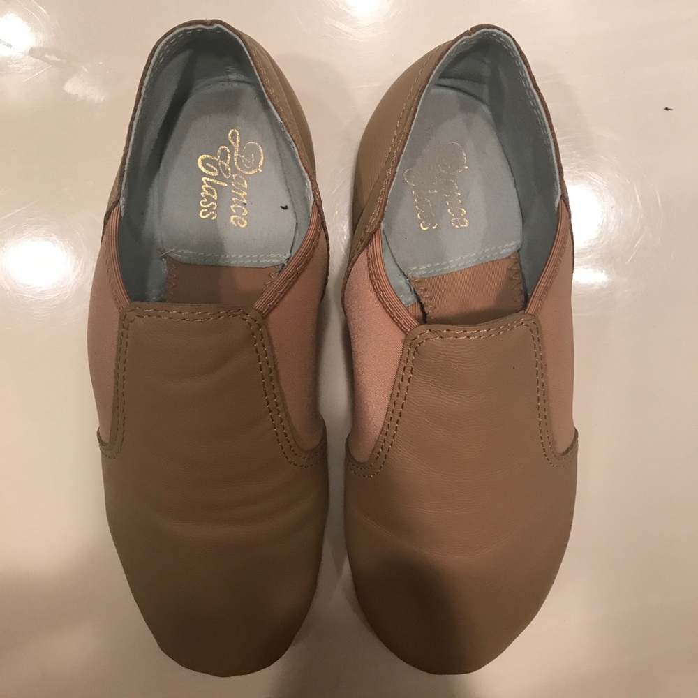 size 4.5 tan jazz shoes